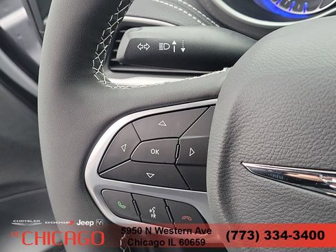 New 2026 Chrysler Pacifica Select FWD image 25