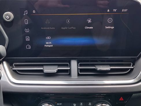 New 2026 Chevrolet Trax ACTIV w/ Sunroof Package FWD image 12
