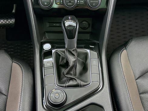 Used 2022 Volkswagen Taos SEL w/ Panoramic Sunroof Package image 14