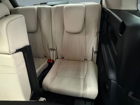 Used 2023 Mercedes-Benz GLB 250 image 24