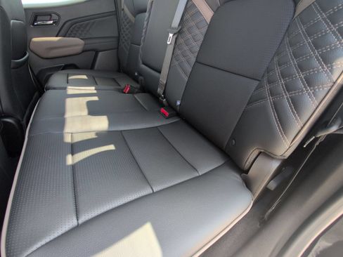 Used 2026 GMC Canyon Denali AWD/4WD image 26