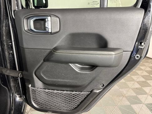 Certified 2025 Jeep Wrangler Unlimited Sahara AWD/4WD image 36