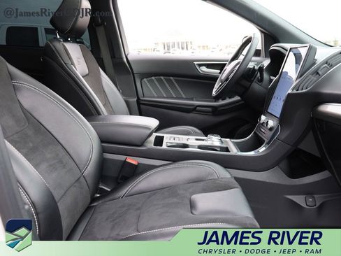 Used 2024 Ford Edge ST w/ Equipment Group 401A image 9