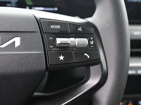 Used 2025 Kia K4 FWD image 22