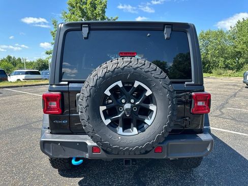 Used 2024 Jeep Wrangler Unlimited Rubicon 4xe AWD/4WD image 10