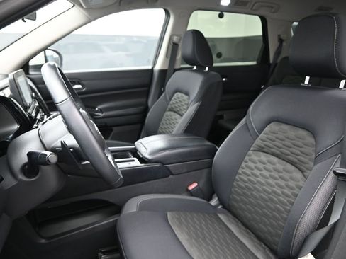 Used 2022 Nissan Pathfinder SV image 14