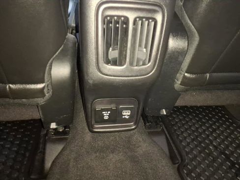 Used 2018 Jeep Compass Latitude w/ Popular Equipment Group image 5