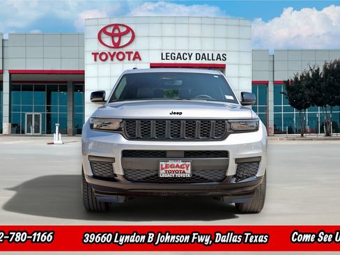 Used 2023 Jeep Grand Cherokee L Laredo RWD image 6