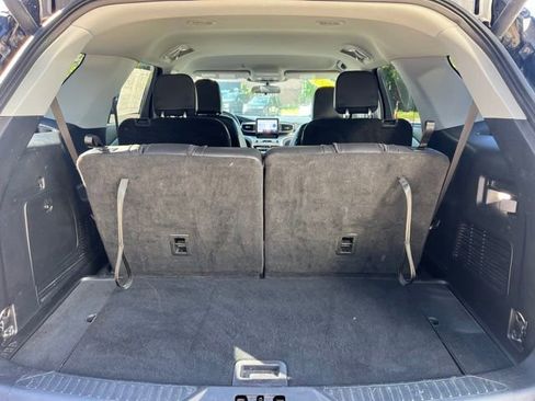 Used 2023 Ford Explorer XLT w/ Equipment Group 202A AWD/4WD image 15
