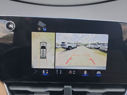 Used 2025 Chevrolet Equinox ACTIV w/ Safety and Technology Package image 33