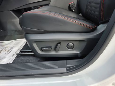 New 2026 Nissan Rogue SV AWD/4WD image 15