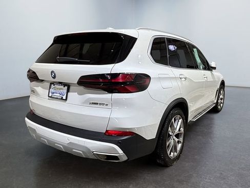 Used 2025 BMW X5 xDrive50e image 5