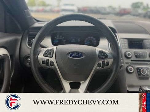 Used 2019 Ford Taurus SEL FWD image 14