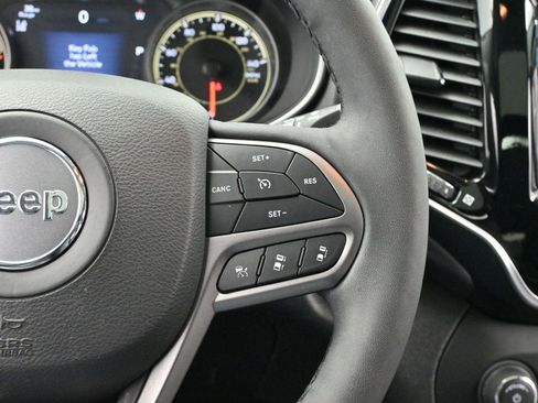 Used 2022 Jeep Cherokee Limited image 16