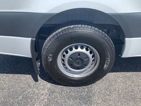 Used 2024 Mercedes-Benz Sprinter 2500 image 37