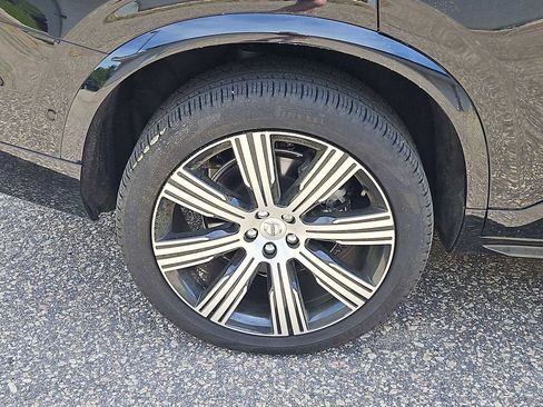 Used 2024 Volvo XC90 B5 Plus w/ Protection Package Premier AWD/4WD image 8