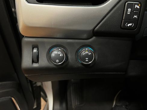 Used 2020 Chevrolet Tahoe LT image 20