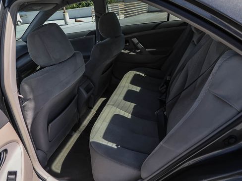 Used 2009 Toyota Camry LE FWD image 18