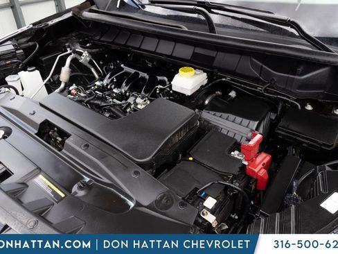 Used 2025 Nissan Pathfinder SV FWD image 37