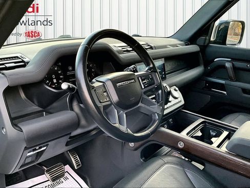 Used 2023 Land Rover Defender 110 X-Dynamic SE image 17