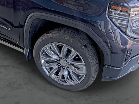 Used 2025 GMC Sierra 1500 Denali w/ Denali Reserve Package AWD/4WD image 16