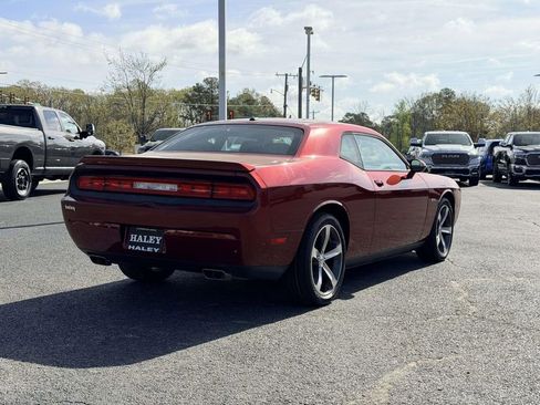 Used 2014 Dodge Challenger SXT image 19