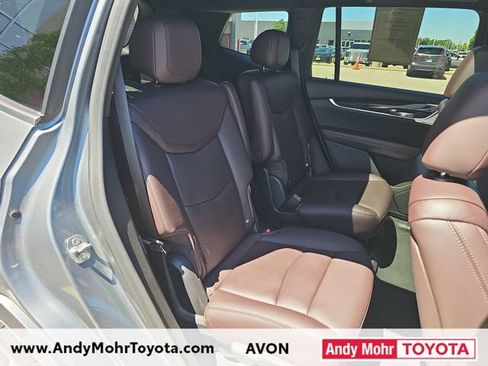 Used 2022 Cadillac XT6 Premium Luxury AWD/4WD image 36