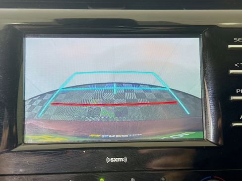 Used 2020 Toyota Camry LE image 19