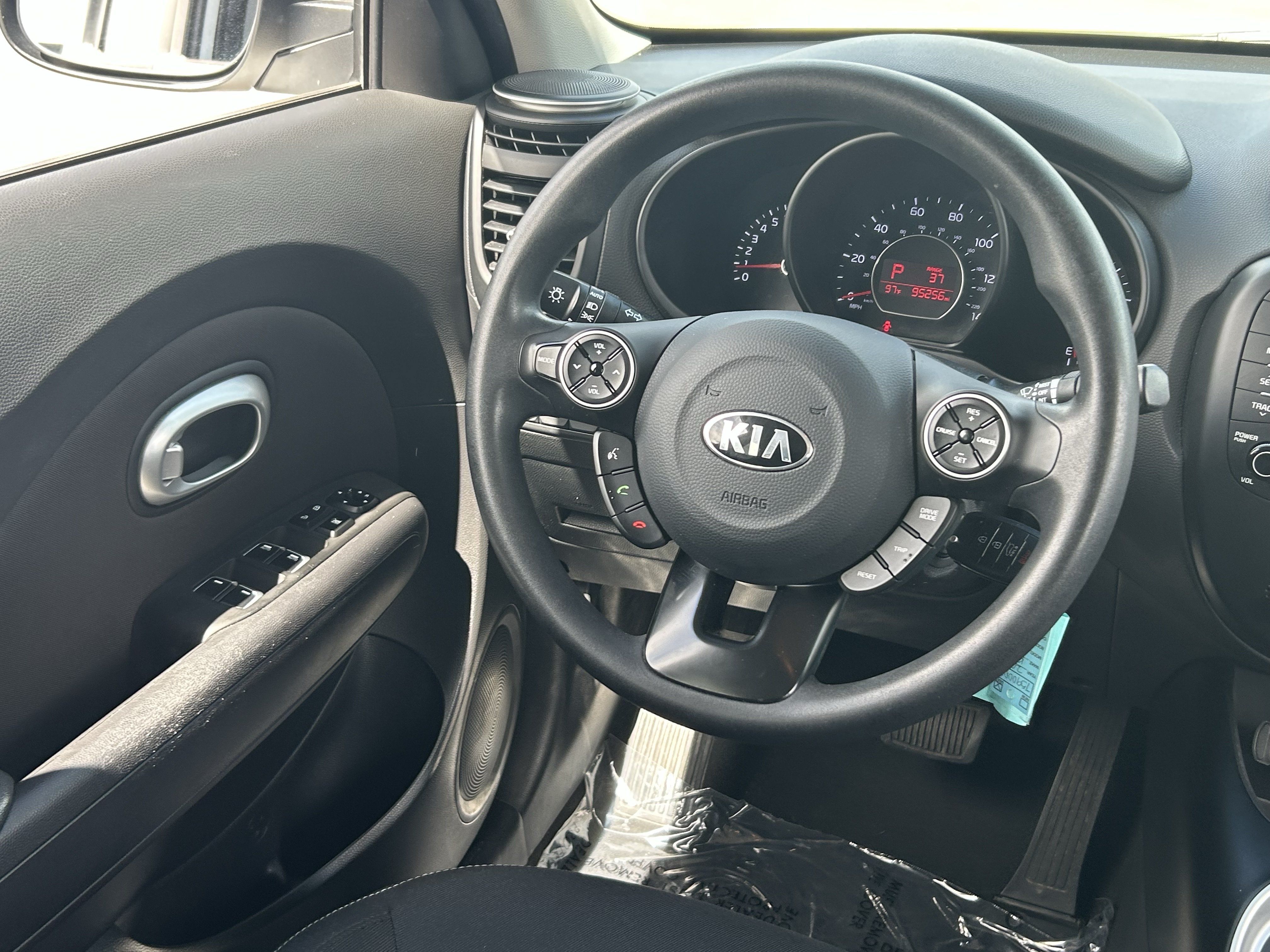 Used 2018 Kia Soul + FWD image 16