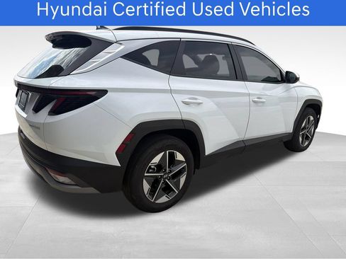 Certified 2025 Hyundai Tucson SEL AWD/4WD image 6