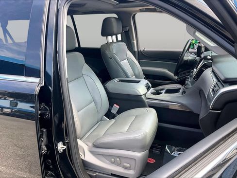 Used 2018 Chevrolet Suburban LT RWD image 8