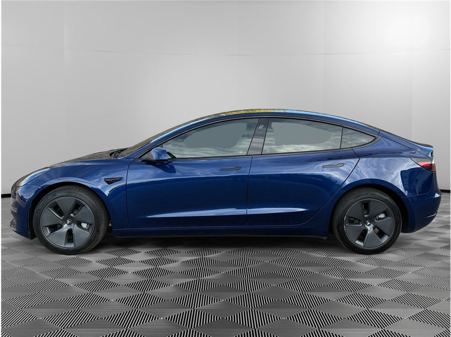 Used 2023 Tesla Model 3 Standard Range RWD image 1