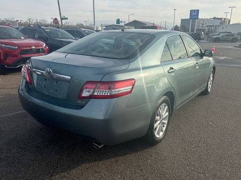 Used 2011 Toyota Camry image 7