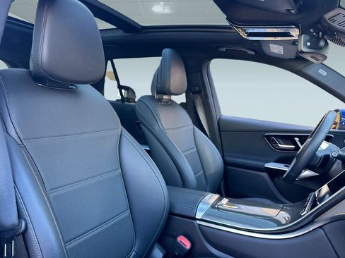 Used 2025 Mercedes-Benz GLC 300 4MATIC image 31