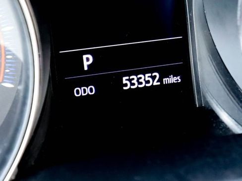 Used 2019 Toyota C-HR Limited image 5