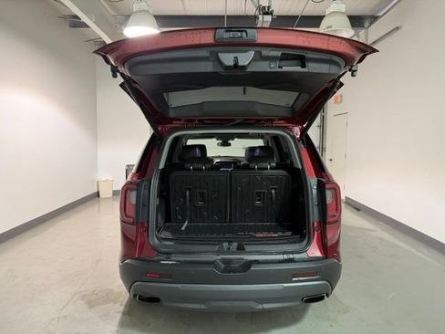 Used 2022 GMC Acadia AT4 w/ Technology Package AWD/4WD image 8