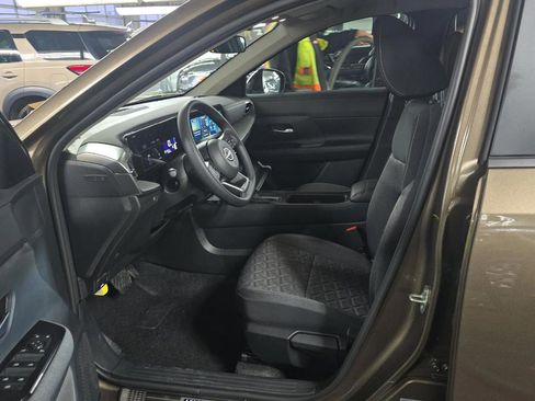 Used 2026 Nissan Kicks SV w/ Illumination Package image 9