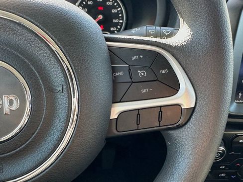 Certified 2023 Jeep Renegade Latitude image 25