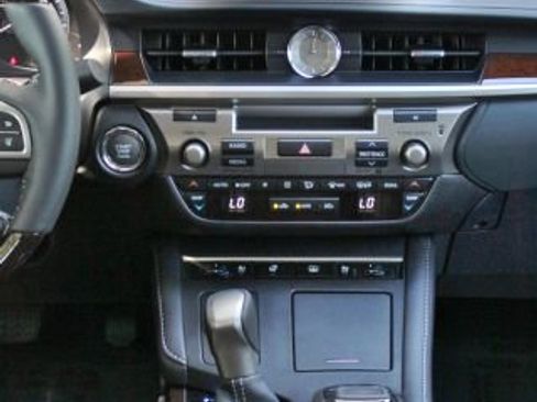 Used 2017 Lexus ES 350 image 20