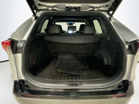 Used 2021 Toyota RAV4 XSE image 32