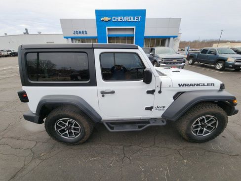 Used 2018 Jeep Wrangler Sport image 6