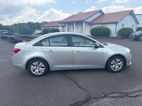 Used 2013 Chevrolet Cruze LS FWD image 11