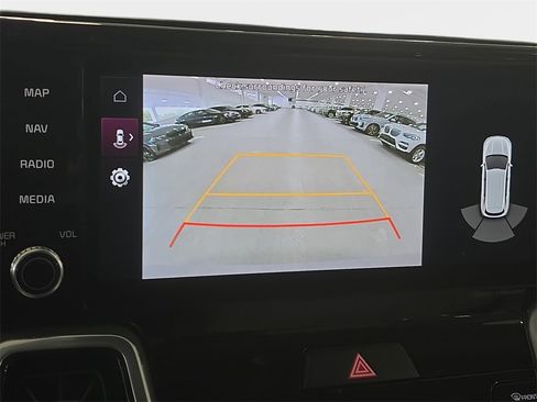 Used 2023 Kia Sorento SX image 22