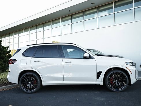 New 2026 BMW X5 sDrive40i image 4