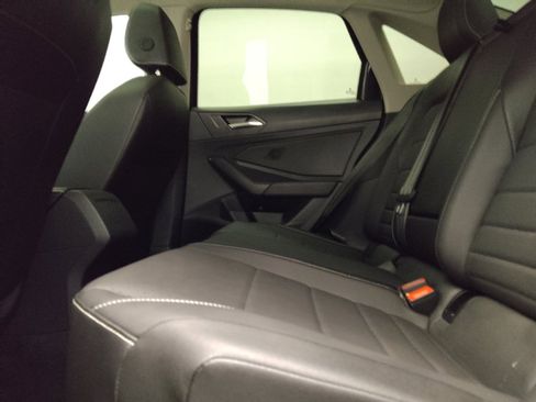 Used 2024 Volkswagen Jetta SE FWD image 18
