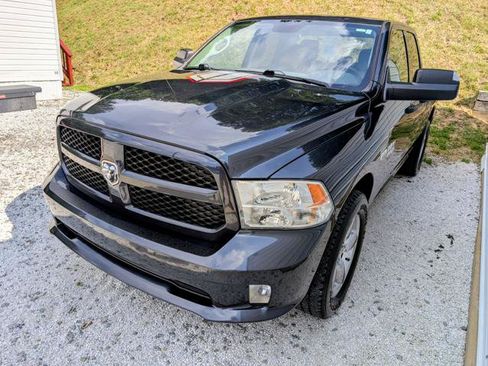 Used 2019 RAM 1500 Express AWD/4WD image 4