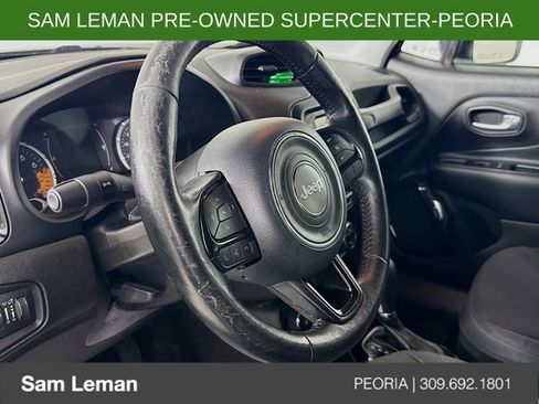 Used 2017 Jeep Renegade Altitude AWD/4WD image 11