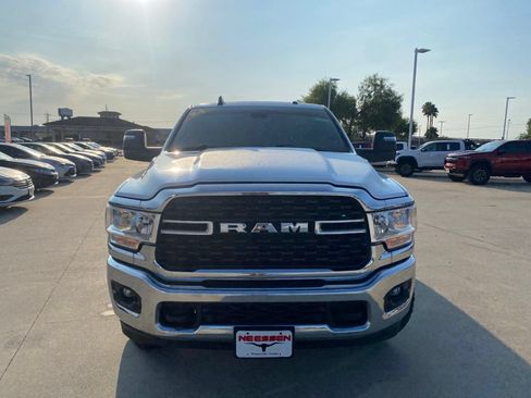 Used 2024 RAM 2500 Big Horn w/ Off Road Package AWD/4WD image 2