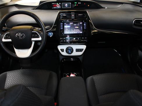 Used 2019 Toyota Prius Prime Plus FWD image 2