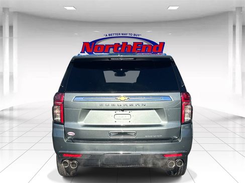 Used 2023 Chevrolet Suburban Premier image 4